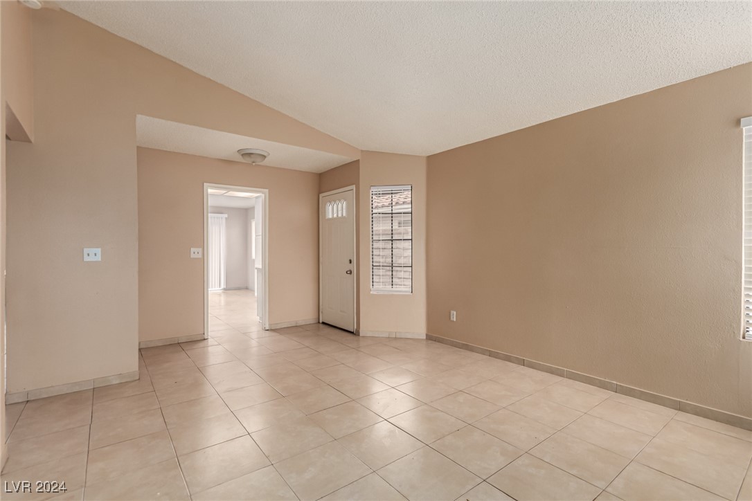 7556 Kalmalii Avenue Property Photo 10
