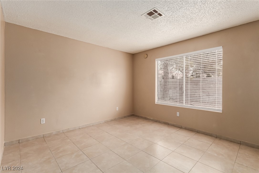 7556 Kalmalii Avenue Property Photo 23