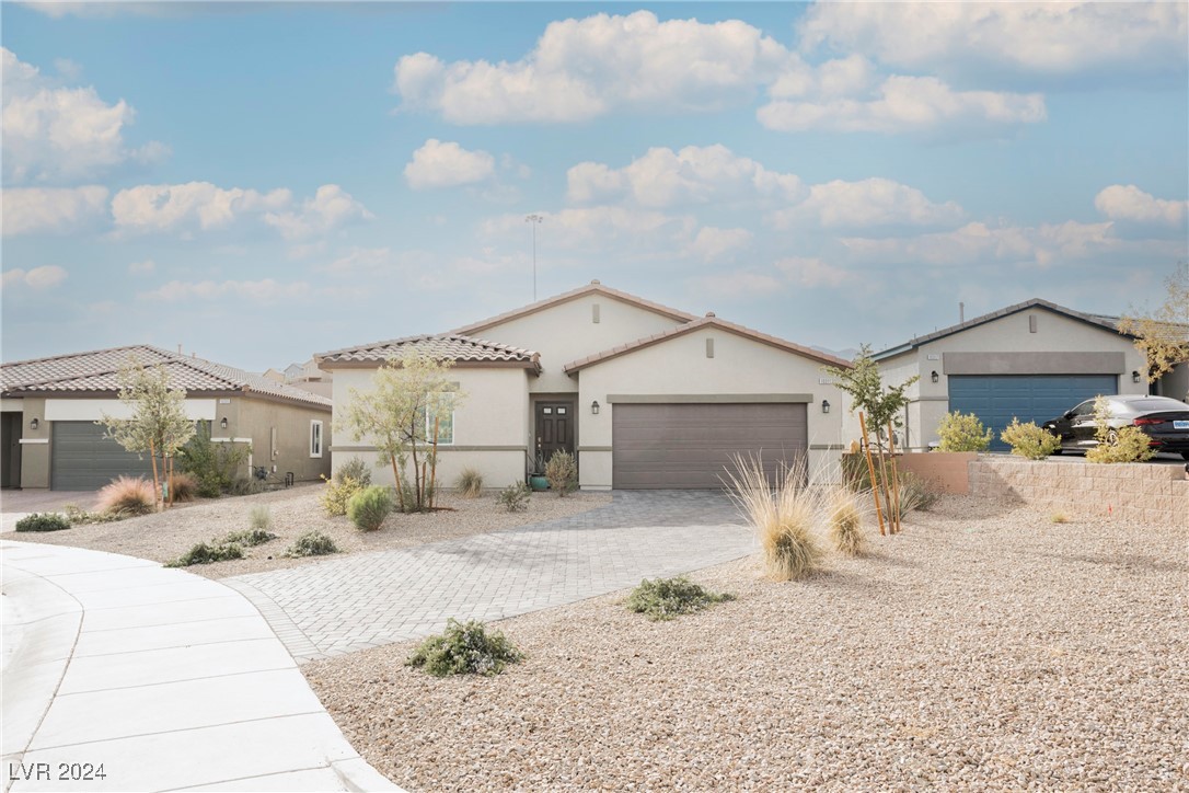 10311 Sequoia Falls Place Property Photo 4