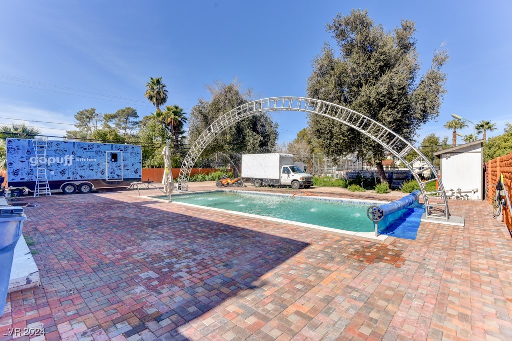 1818 Waldman Avenue Property Photo 6