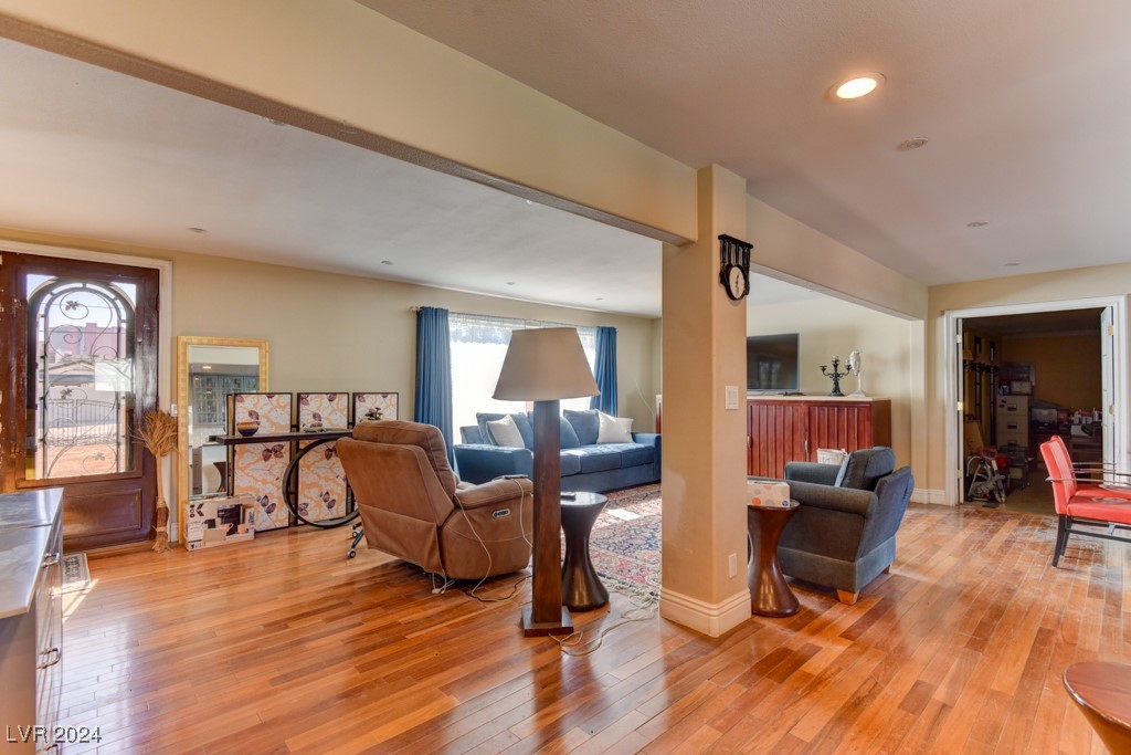 1818 Waldman Avenue Property Photo 36