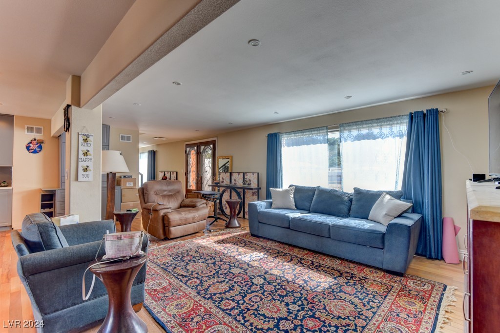1818 Waldman Avenue Property Photo 37