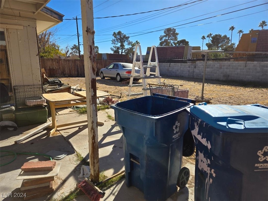6545 Casada Way Property Photo 9