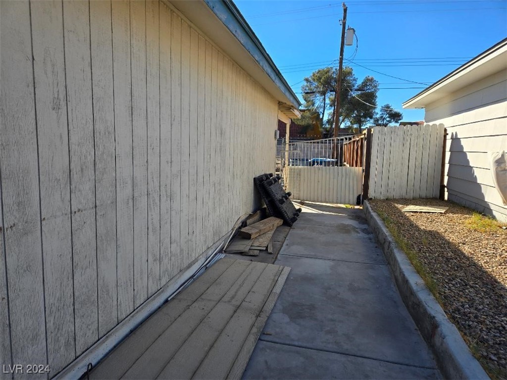 6545 Casada Way Property Photo 10