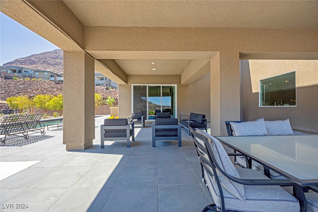 318 Shaded Canyon Drive Property Photo 33