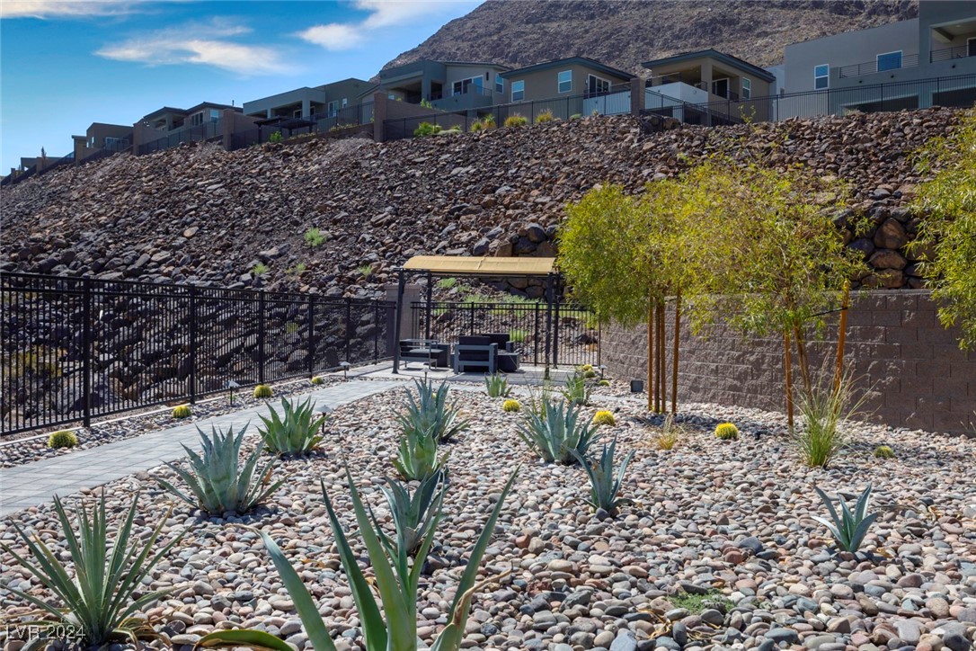 318 Shaded Canyon Drive Property Photo 39