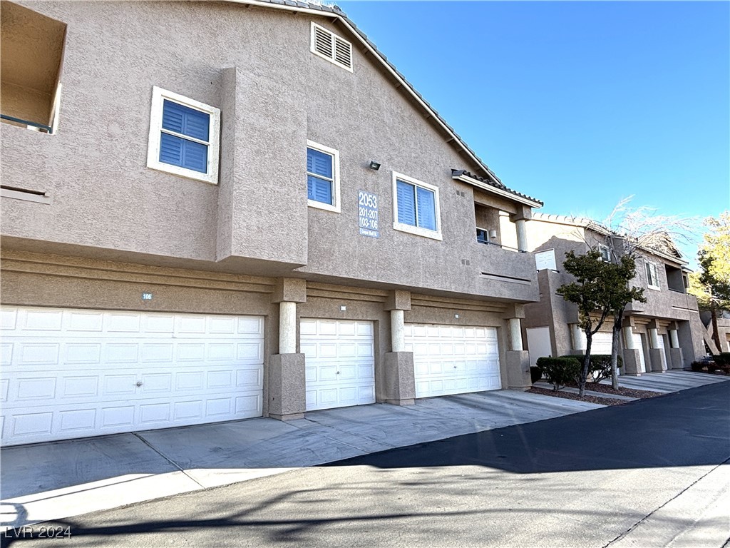 2053 Jasper Bluff Street 201 Property Photo 3