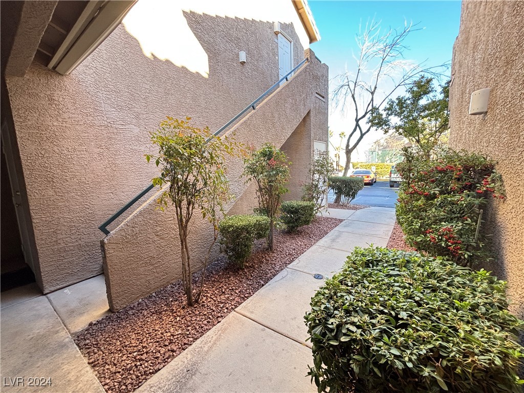 2053 Jasper Bluff Street 201 Property Photo 8