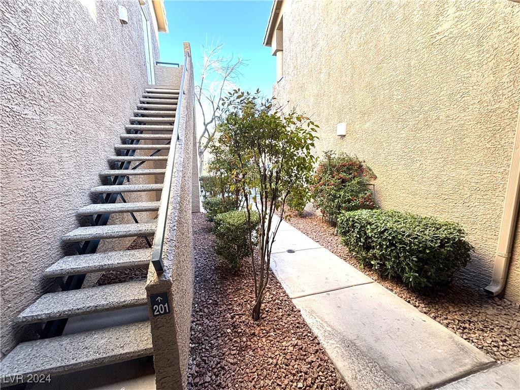 2053 Jasper Bluff Street 201 Property Photo 9