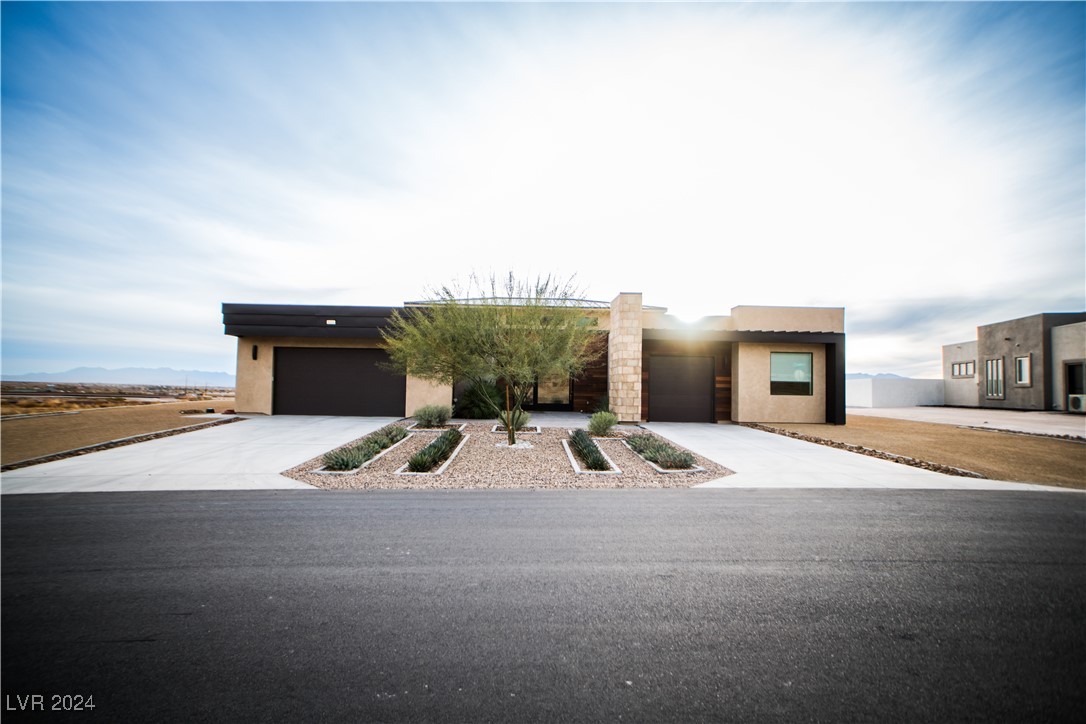 6059 East Spring Mountain Boulevard Property Photo 3