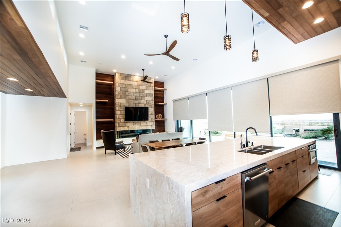 6059 East Spring Mountain Boulevard Property Photo 18