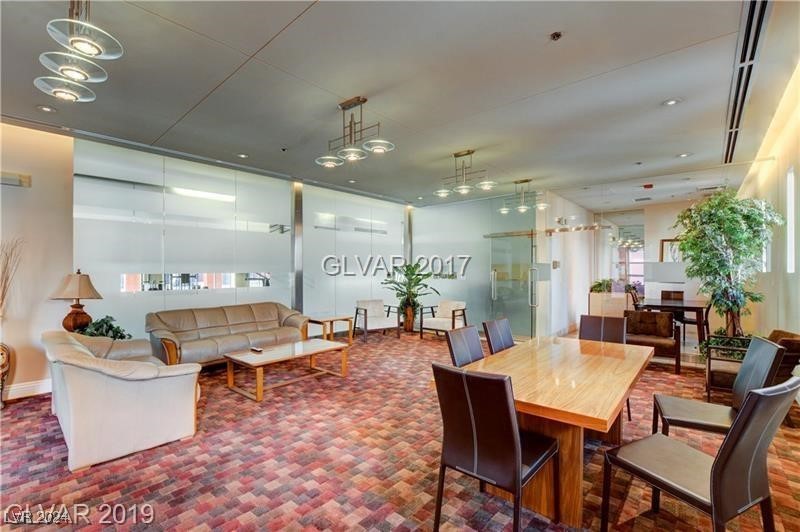 31 Agate Avenue 204 Property Photo 3