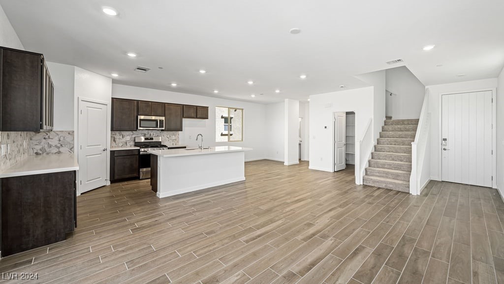 647 North Water Street Property Photo 3