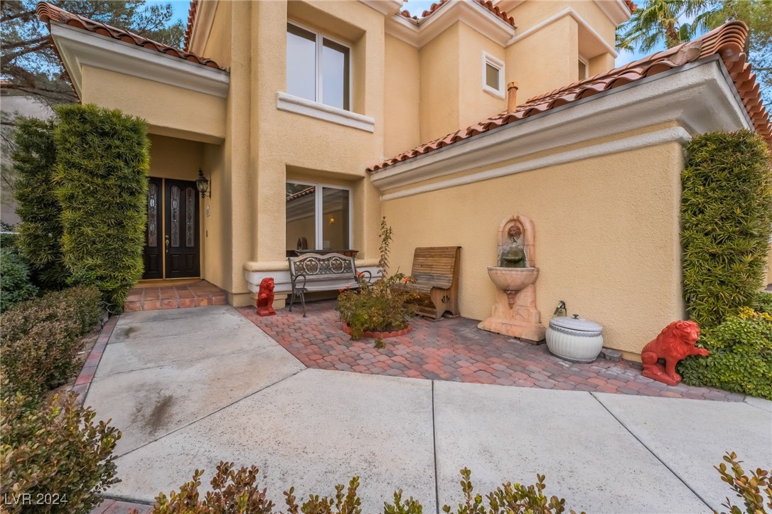 8736 Double Eagle Drive Property Photo 3