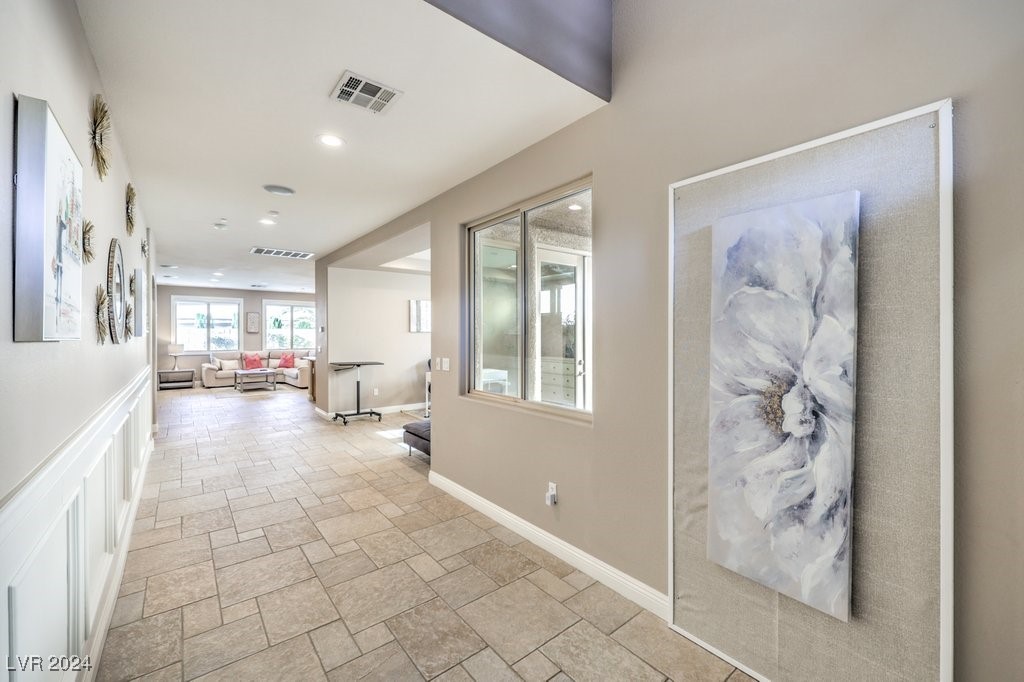 525 Copper View Street Property Photo 4