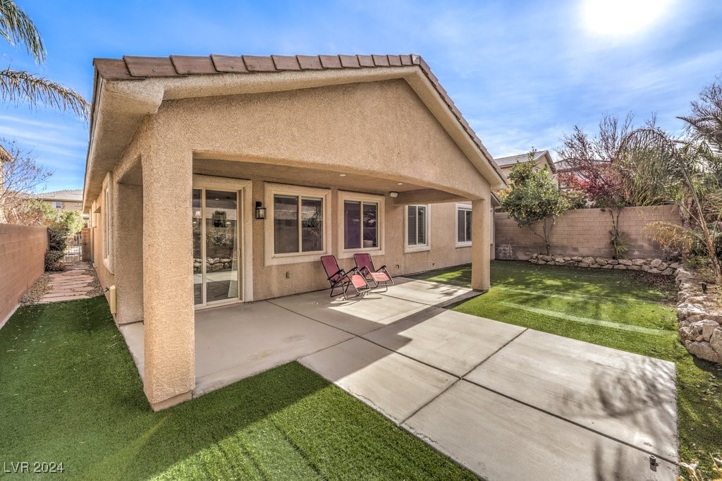 525 Copper View Street Property Photo 35
