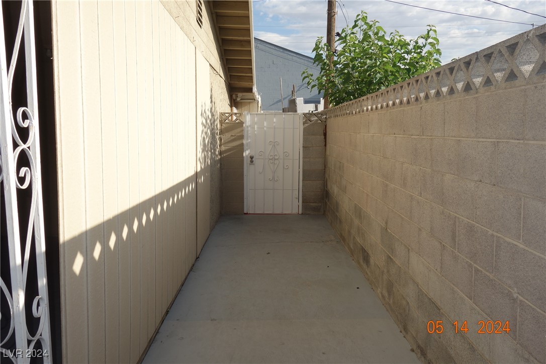 4709 West Alpine Place Property Photo 8