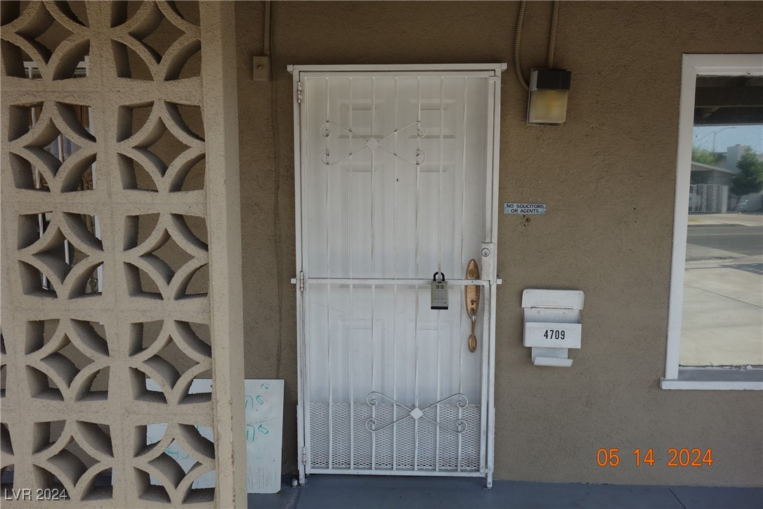4709 West Alpine Place Property Photo 12
