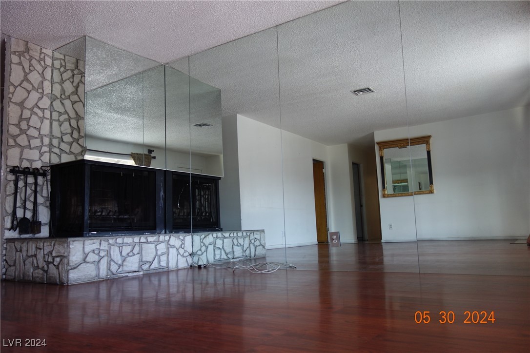 4709 West Alpine Place Property Photo 13