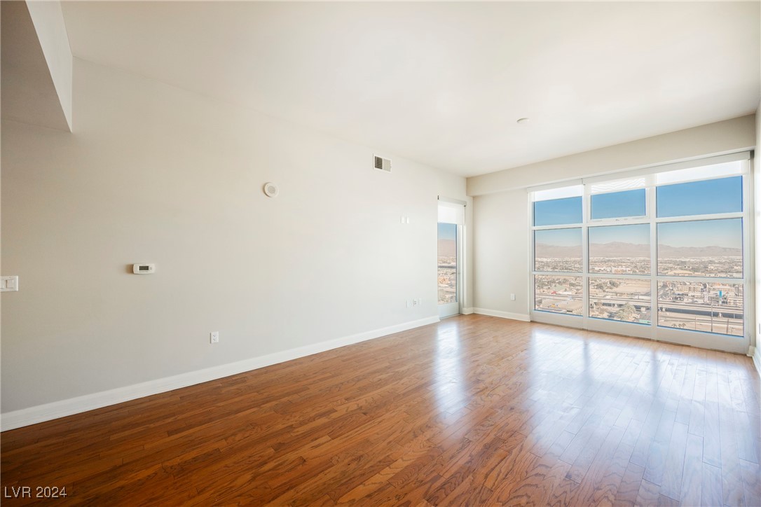 150 Las Vegas Boulevard 2003 Property Photo 13