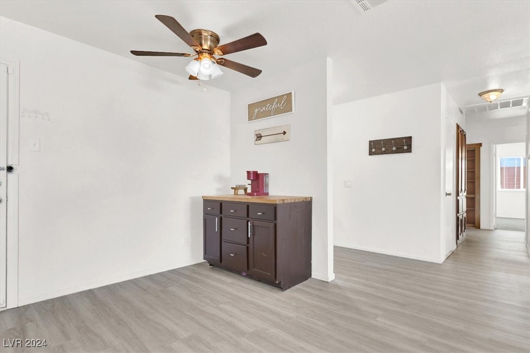 5280 Plainview Avenue Property Photo 8