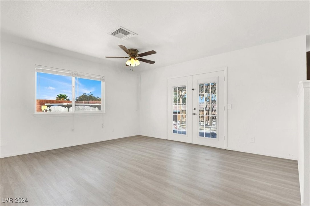 5280 Plainview Avenue Property Photo 9