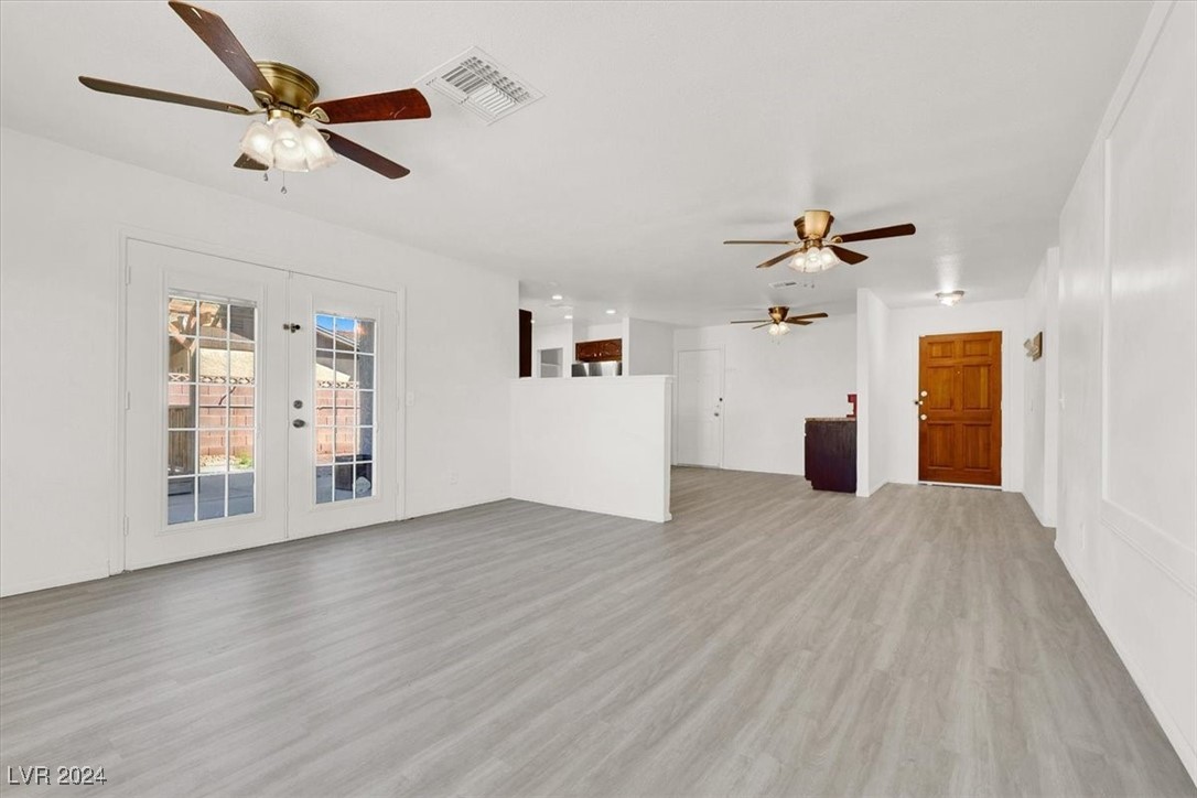 5280 Plainview Avenue Property Photo 12