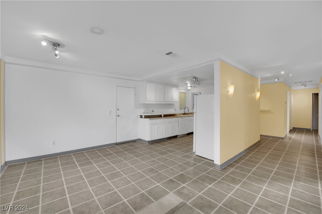 5254 Wilbur Street Property Photo 8