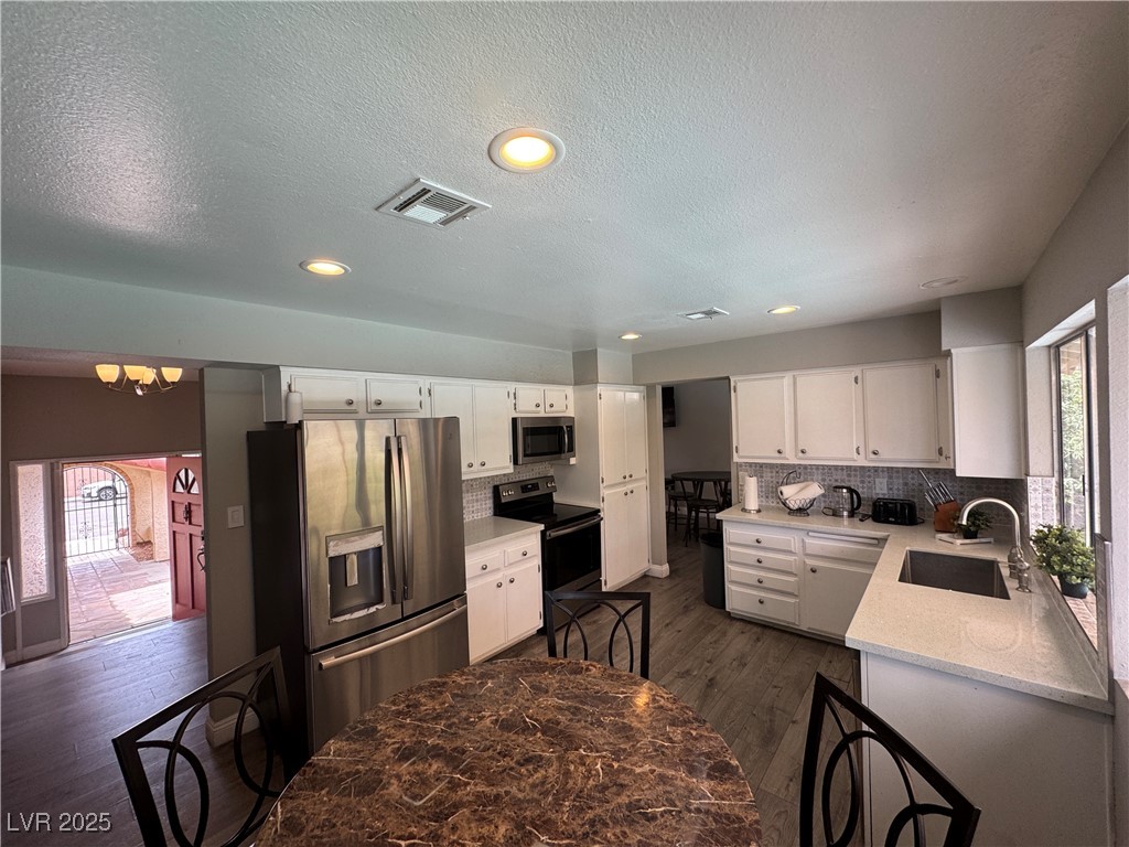5882 West Viking Road Property Photo 12