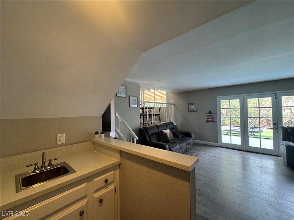 5882 West Viking Road Property Photo 21