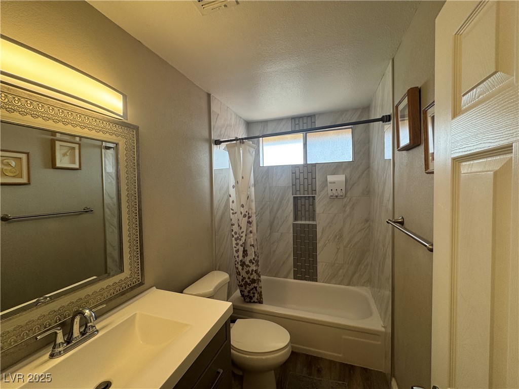 5882 West Viking Road Property Photo 25