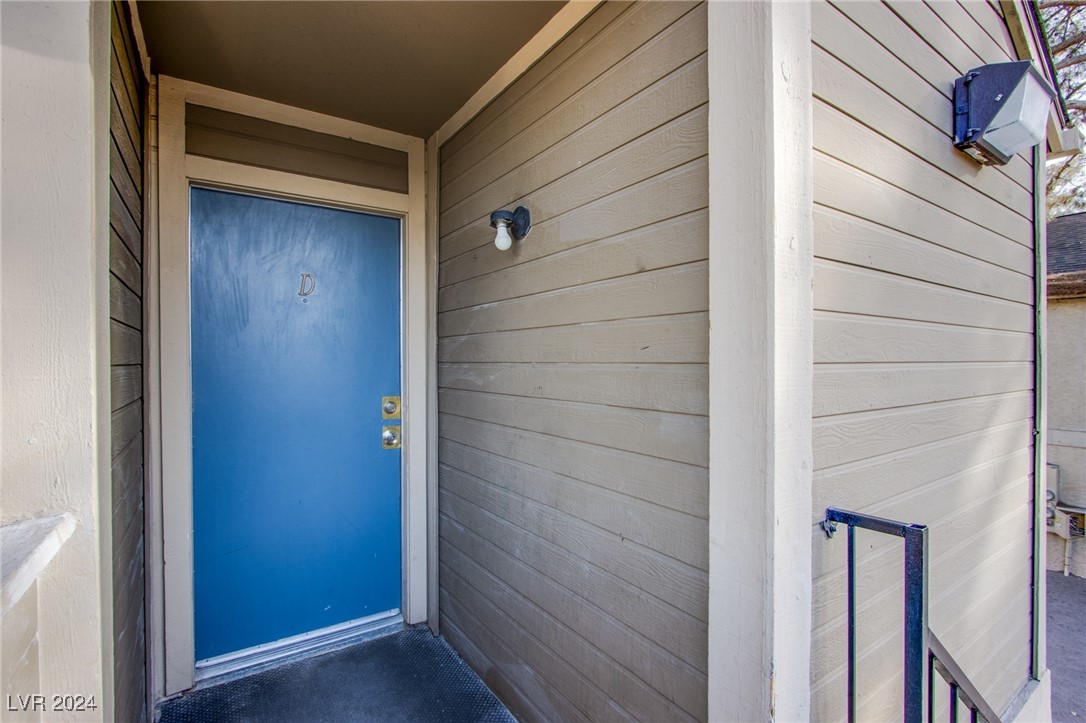 2696 Jennydiane Drive D Property Photo 2