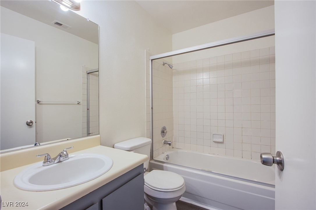 2696 Jennydiane Drive D Property Photo 12