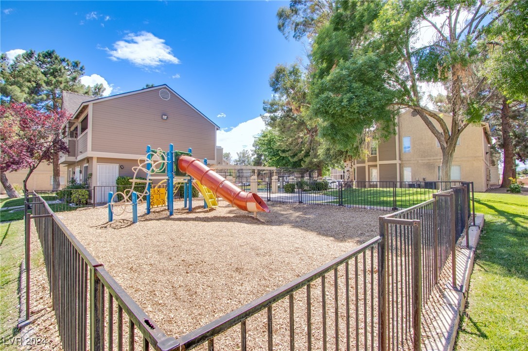 2696 Jennydiane Drive D Property Photo 15