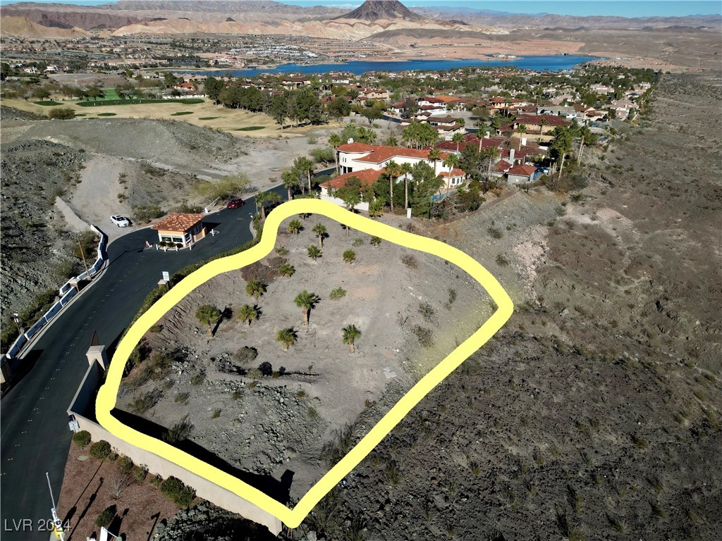 2 Pyrenees Court Property Photo