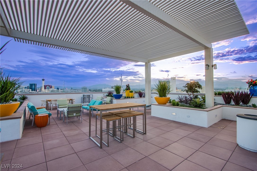 150 Las Vegas Boulevard 2114 Property Photo 42