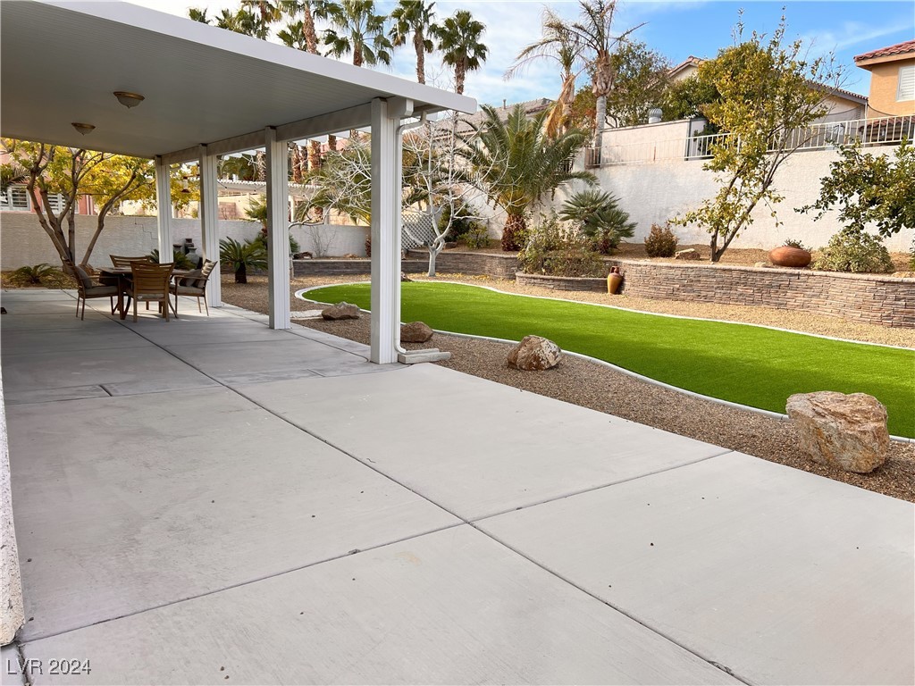 3049 Azure Bay Street Property Photo 2