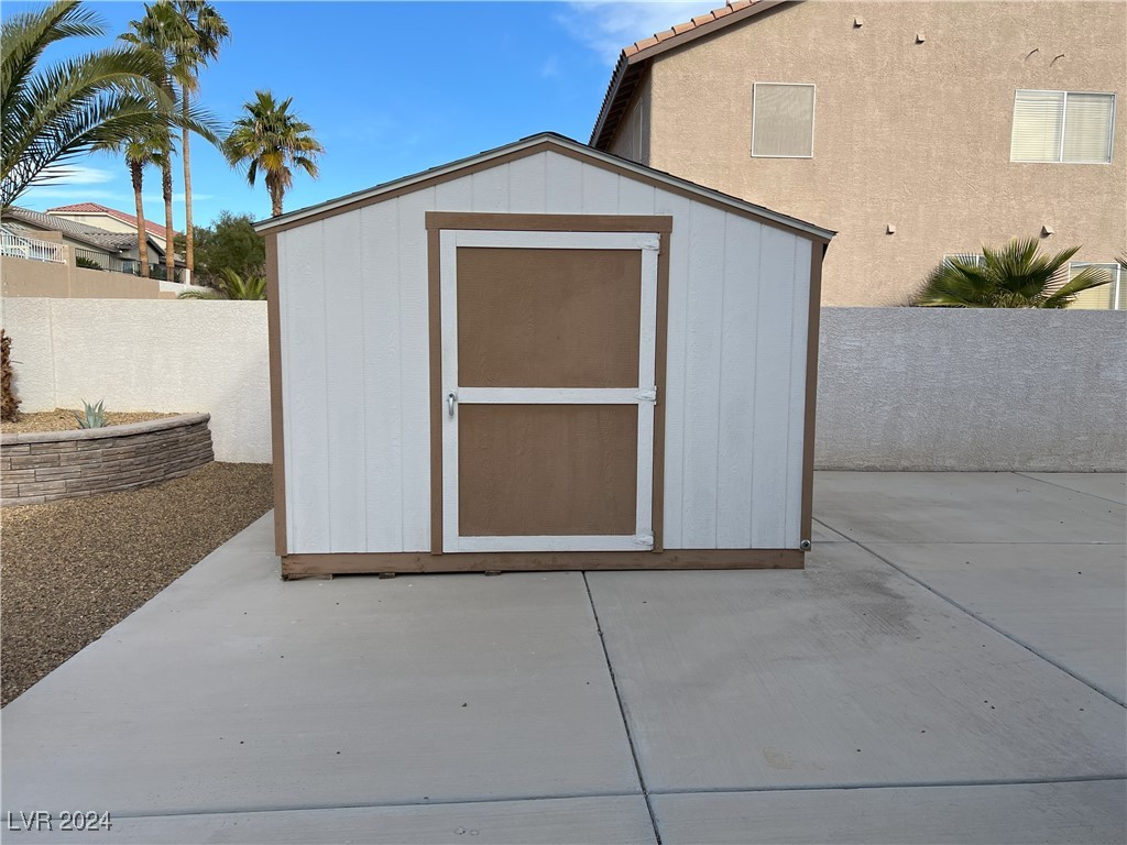 3049 Azure Bay Street Property Photo 5