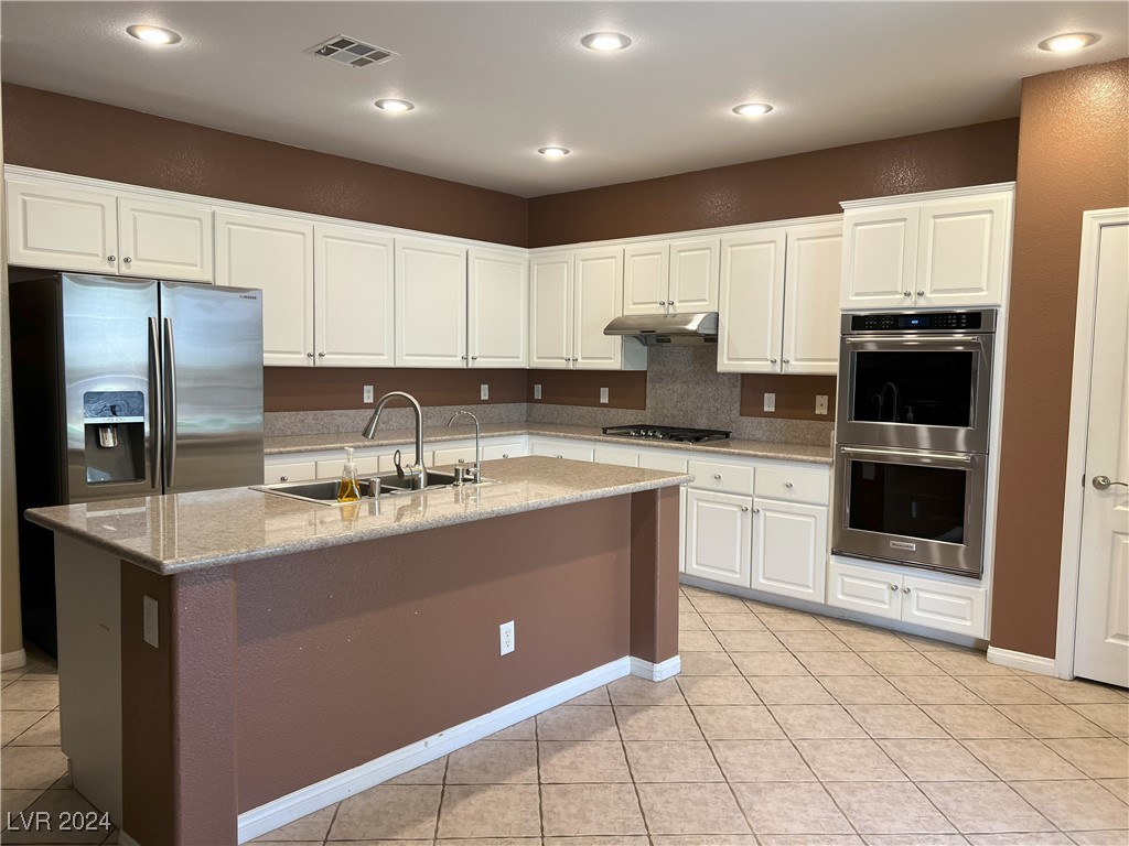 3049 Azure Bay Street Property Photo 17