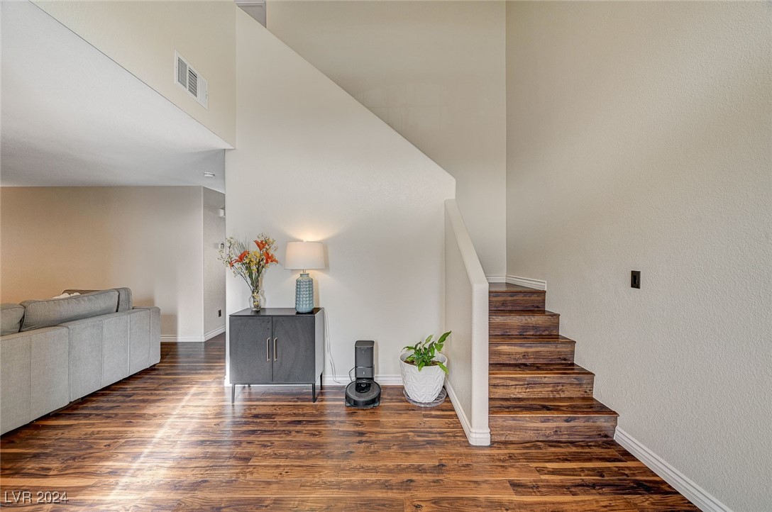 5024 Glittering Star Court Property Photo 6