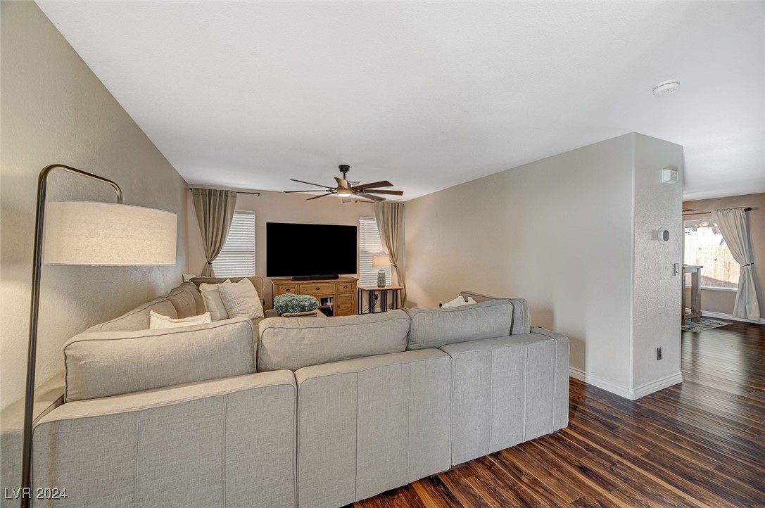5024 Glittering Star Court Property Photo 9