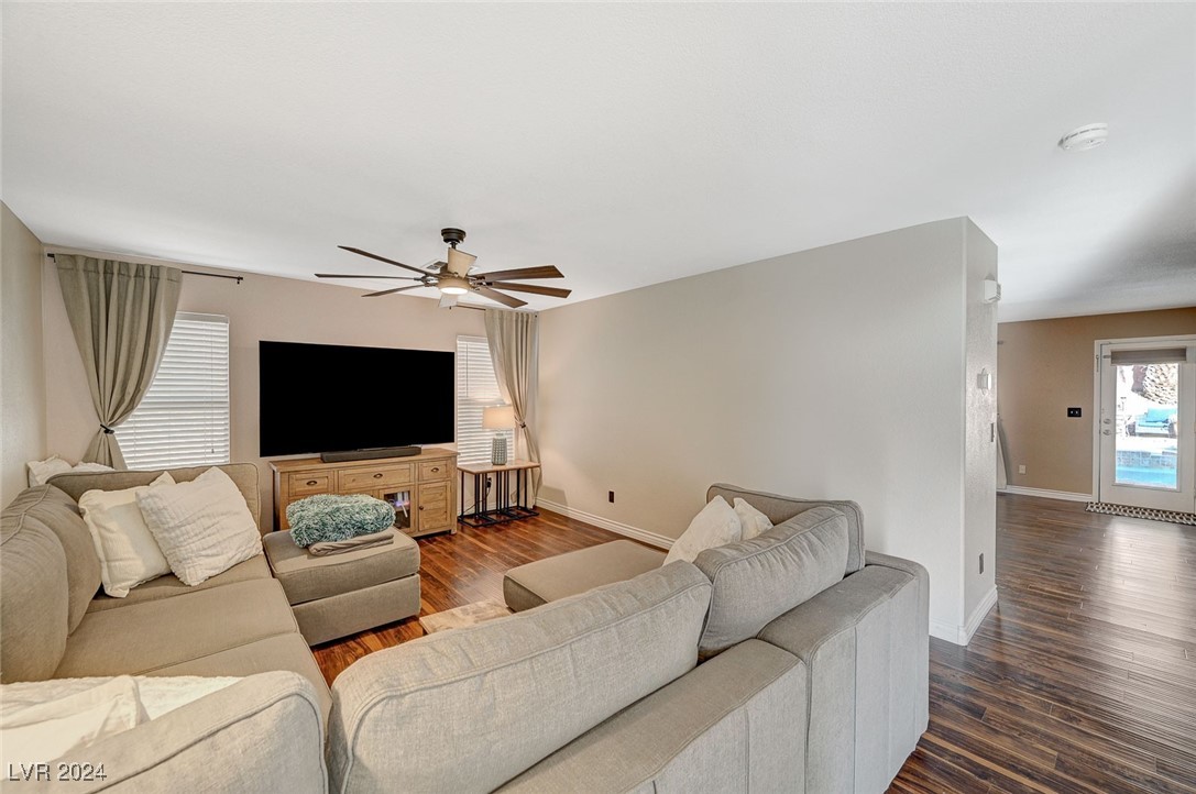5024 Glittering Star Court Property Photo 10