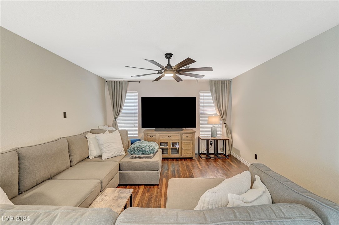 5024 Glittering Star Court Property Photo 11