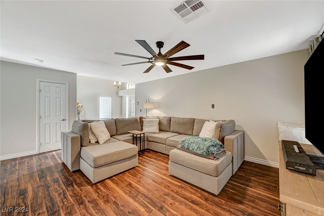 5024 Glittering Star Court Property Photo 13