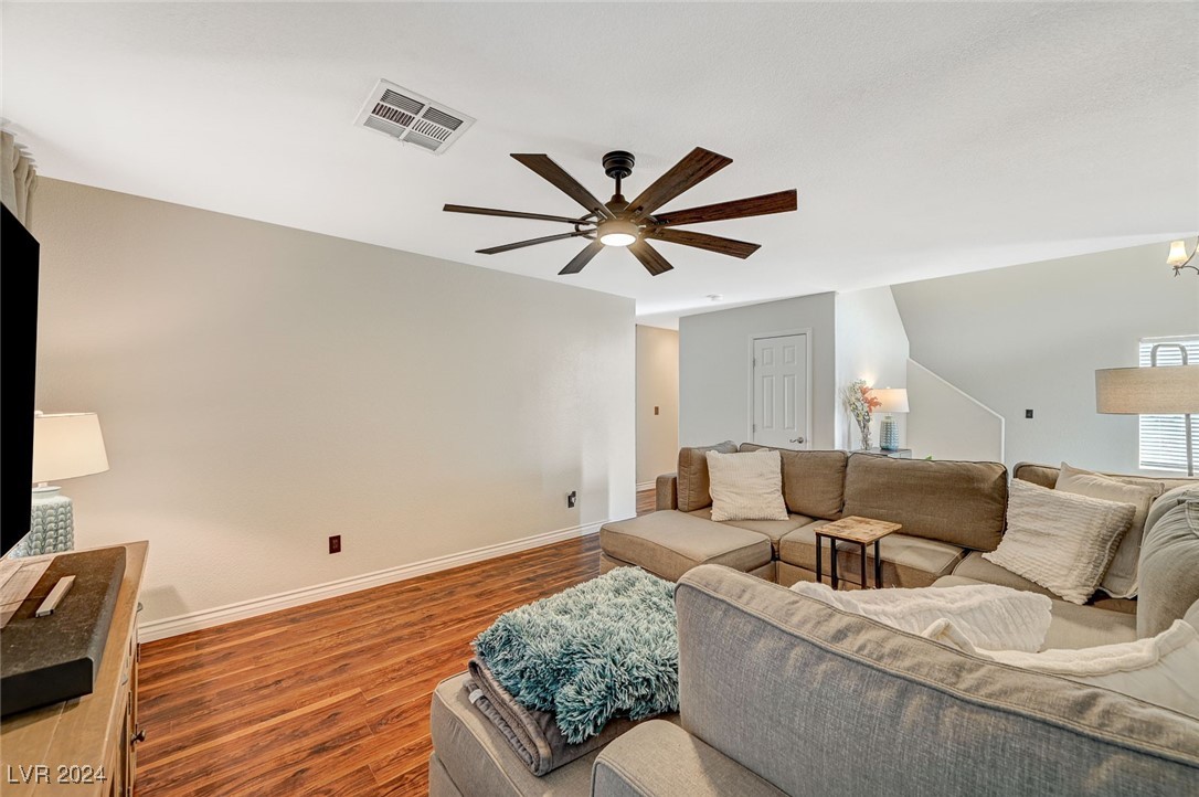 5024 Glittering Star Court Property Photo 14