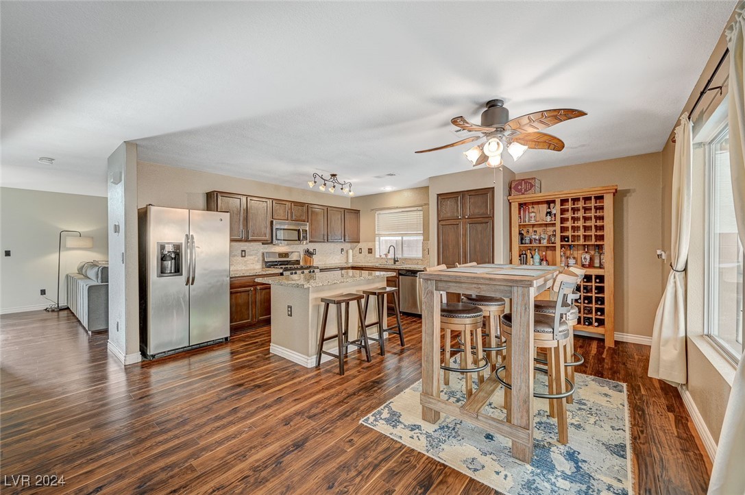5024 Glittering Star Court Property Photo 17