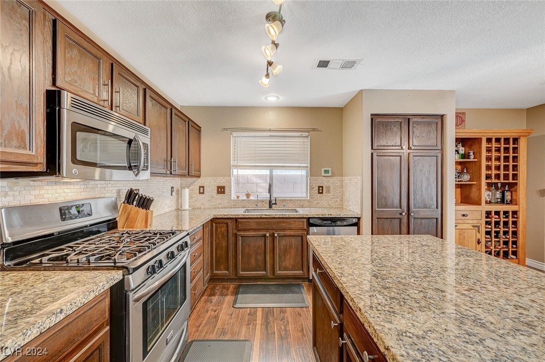 5024 Glittering Star Court Property Photo 25