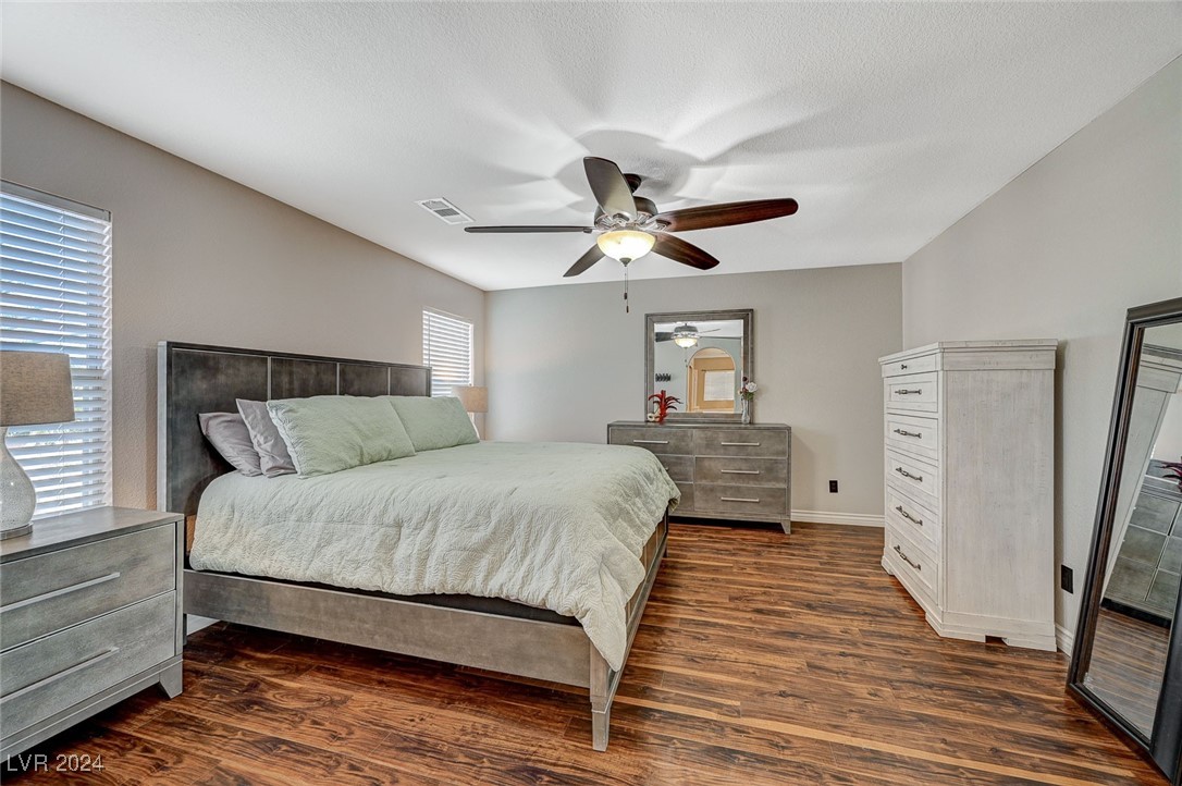 5024 Glittering Star Court Property Photo 35
