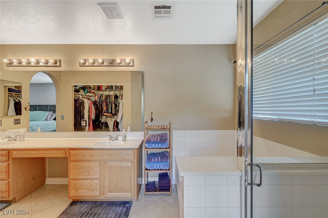 5024 Glittering Star Court Property Photo 38