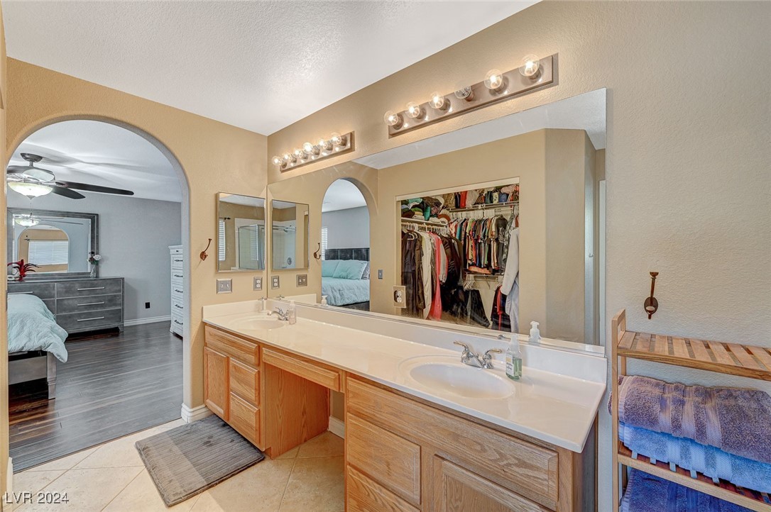 5024 Glittering Star Court Property Photo 40
